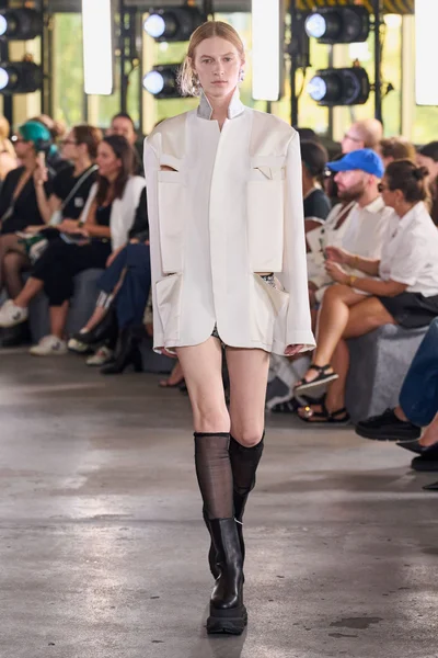 Look 43